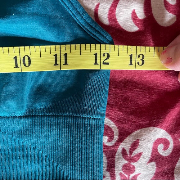 Lululemon Seafoam Green Sports Bralette SZ 4 - Picture 8 of 10